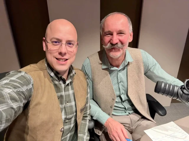 Stúdióban. Emberemlékezet podcast Horváth Szilárddal. Téma a magyar vadászkutyák története. 🐾👍#vadászkutyatörténelem #magyarvizsla #magyaragár #drótszőrűmagyarvizsla #erdélyikopó #Emberemlékezet #mtva